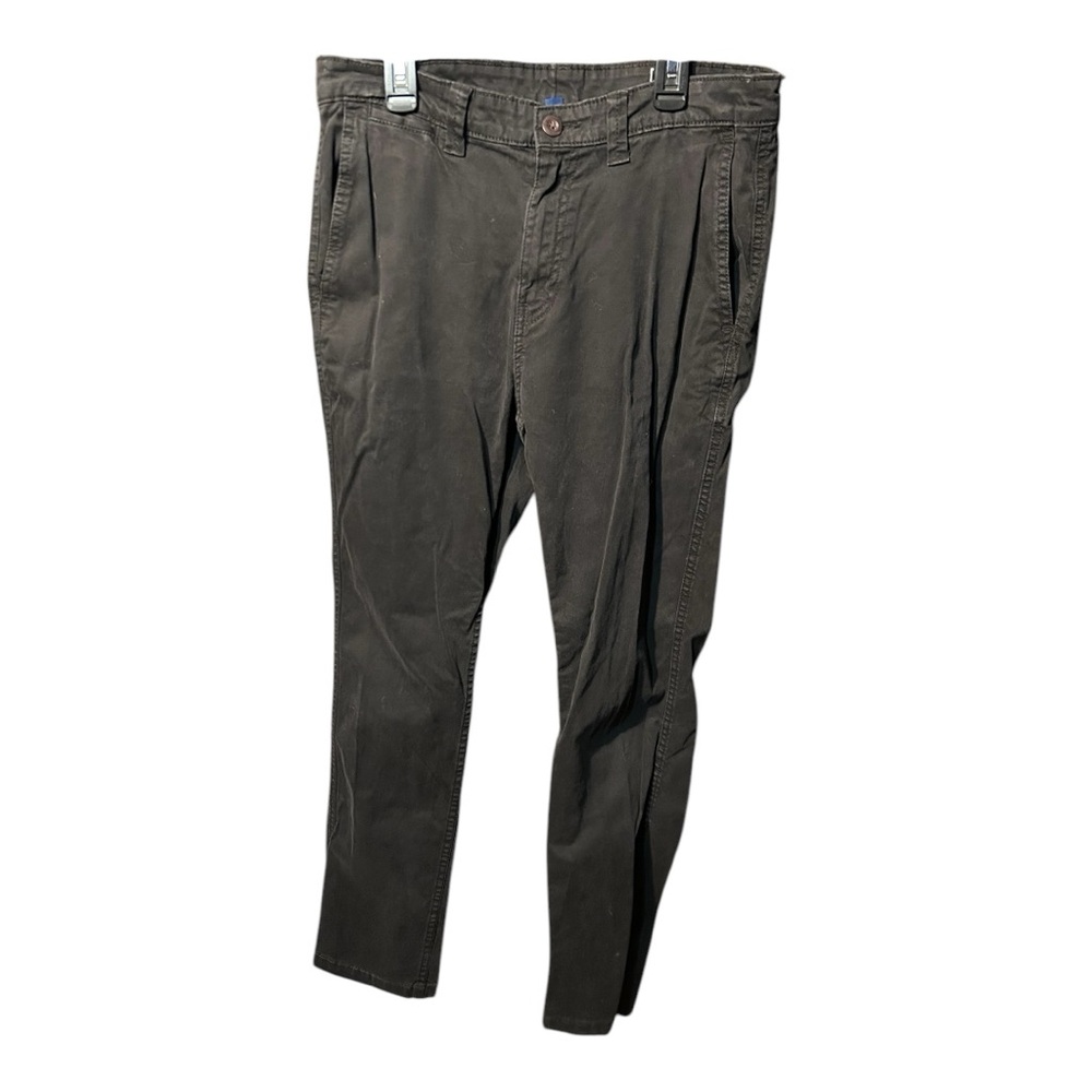 George Black Chinos with Pleats and Straight Fit
